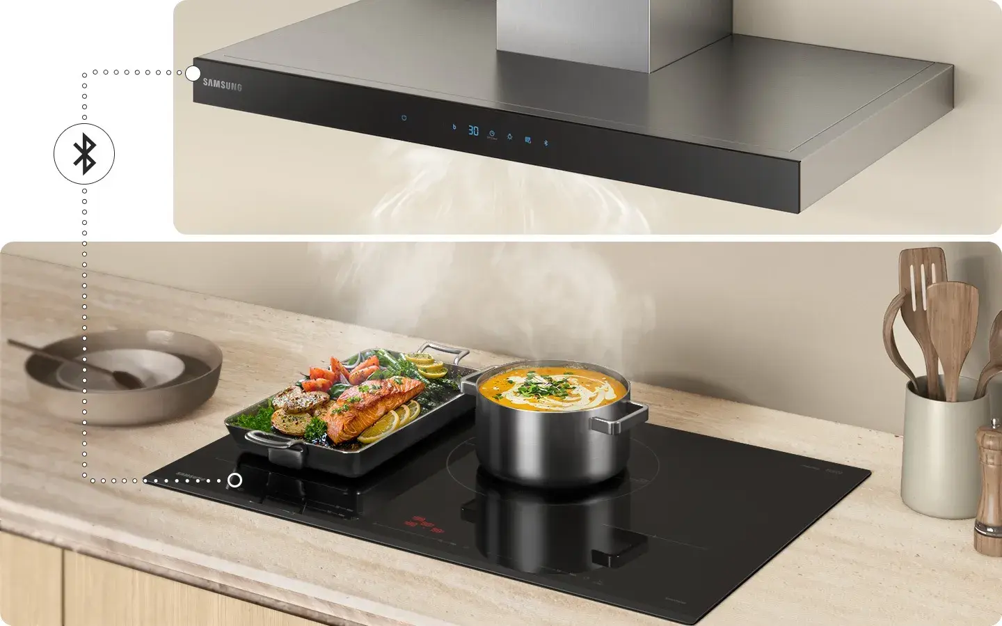 Speisen auf Kochfeld in Zubereitung mit angedeuteter Bluetooth-Verbindung zur Dunstabzugshaube